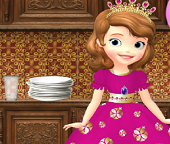 Маленькая принцесса София убирается на кухне