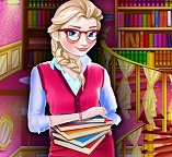 Принцесса Эльза наводит порядок в библиотеке