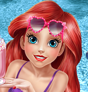 Принцесса Ариэль в бассейне